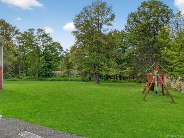 10 Karen Drive, Monroe, NY 10950