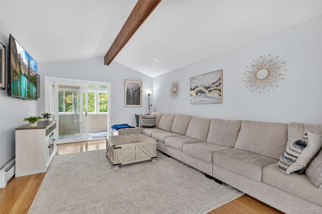 10 Karen Drive, Monroe, NY 10950