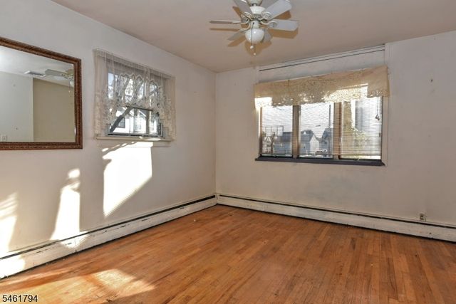 6 Roosevelt Ave, Totowa Boro, NJ 07512
