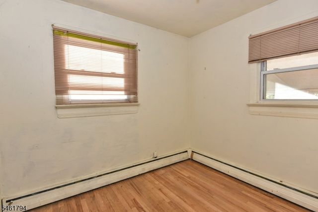 6 Roosevelt Ave, Totowa Boro, NJ 07512