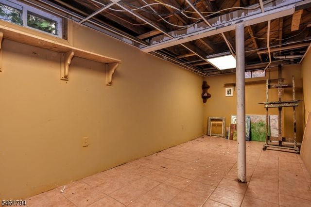 6 Roosevelt Ave, Totowa Boro, NJ 07512
