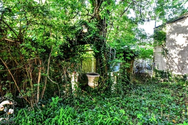 6 Roosevelt Ave, Totowa Boro, NJ 07512