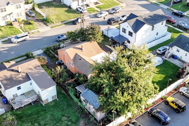 6 Roosevelt Ave, Totowa Boro, NJ 07512