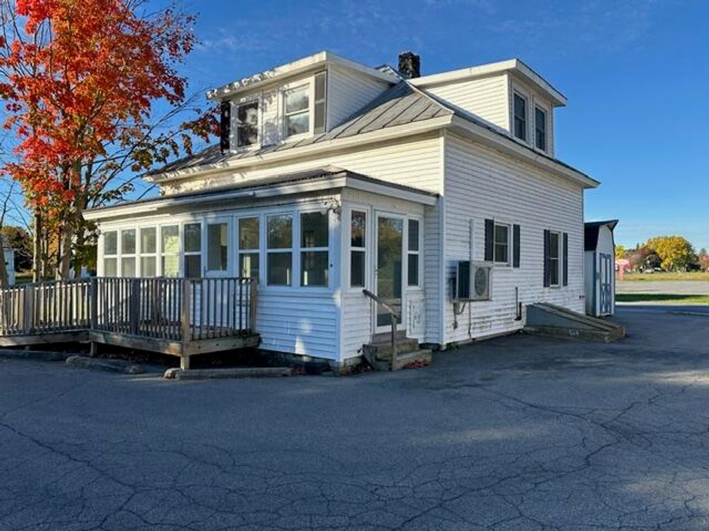 42 Champlain Street, Rouses Point, NY 12979