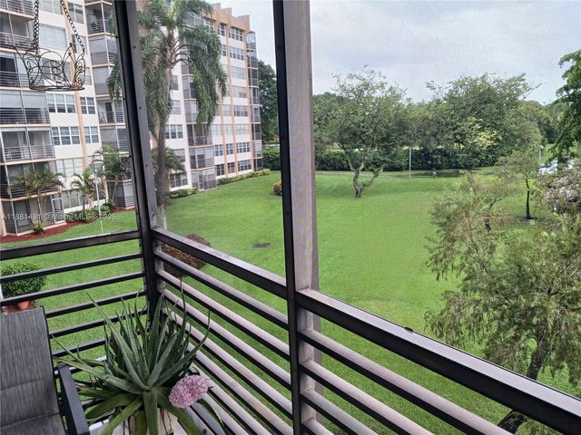 1300 St Charles Pl 311, Pembroke Pines, FL 33026