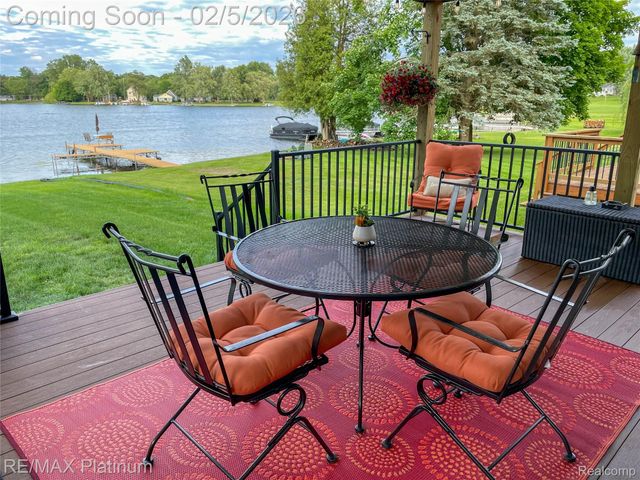 5612 Bullard Road, Hartland Township, MI 48430