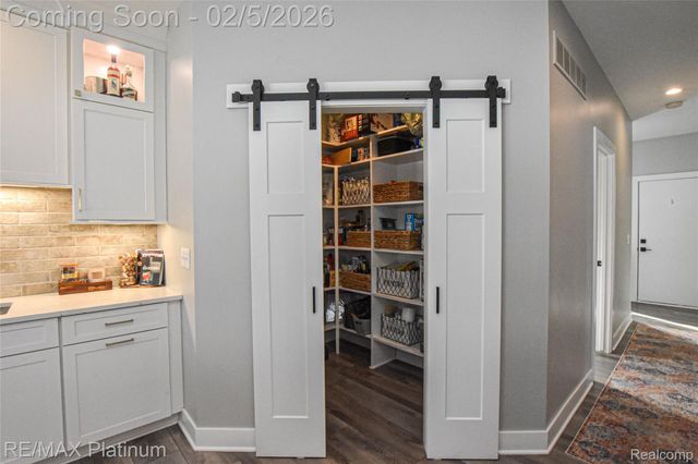 5612 Bullard Road, Hartland Township, MI 48430