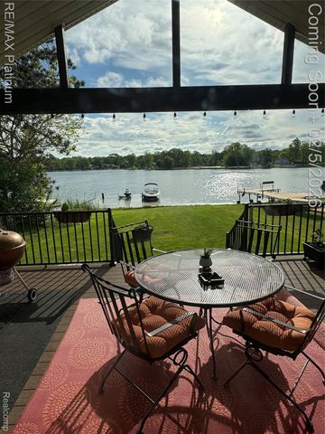 5612 Bullard Road, Hartland Township, MI 48430