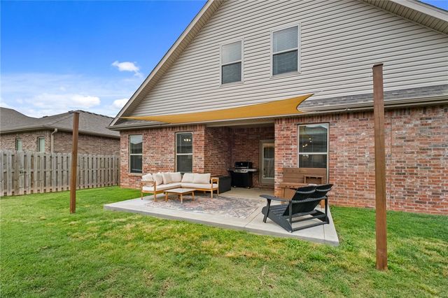 2131 Periwinkle Place, Centerton, AR 72719