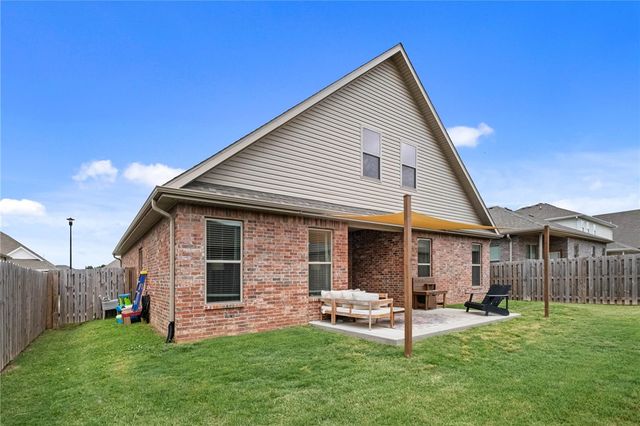 2131 Periwinkle Place, Centerton, AR 72719