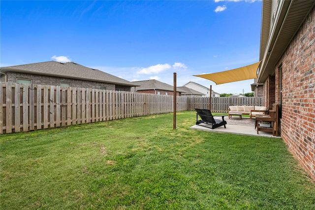 2131 Periwinkle Place, Centerton, AR 72719
