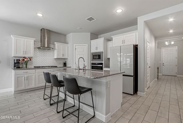 111 SARAH Trail, Sunland Park, NM 88008