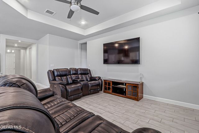 111 SARAH Trail, Sunland Park, NM 88008