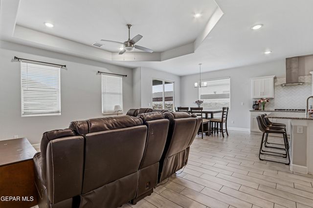 111 SARAH Trail, Sunland Park, NM 88008