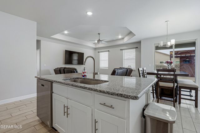 111 SARAH Trail, Sunland Park, NM 88008