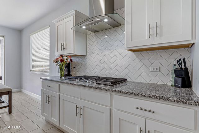 111 SARAH Trail, Sunland Park, NM 88008