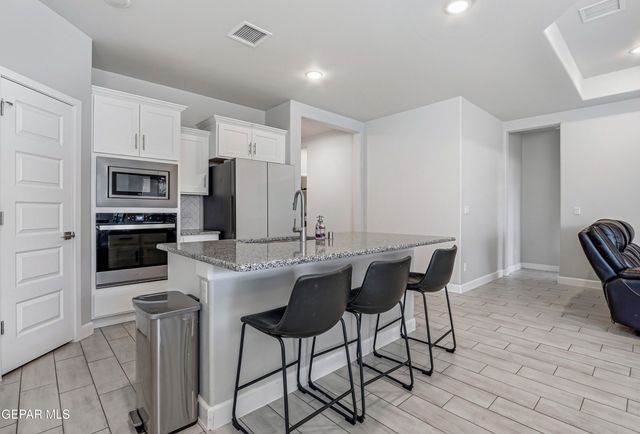 111 SARAH Trail, Sunland Park, NM 88008