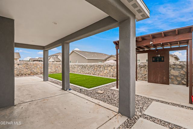 111 SARAH Trail, Sunland Park, NM 88008
