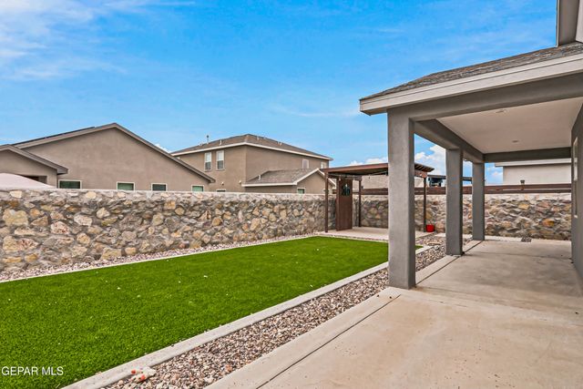 111 SARAH Trail, Sunland Park, NM 88008