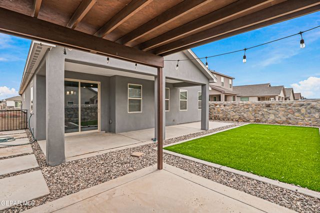 111 SARAH Trail, Sunland Park, NM 88008