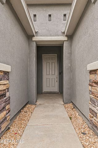 111 SARAH Trail, Sunland Park, NM 88008