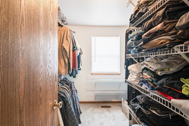 16017 W Iroquois Drive, Lockport, IL 60441
