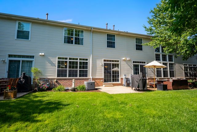 16017 W Iroquois Drive, Lockport, IL 60441