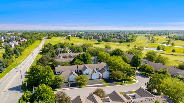 16017 W Iroquois Drive, Lockport, IL 60441