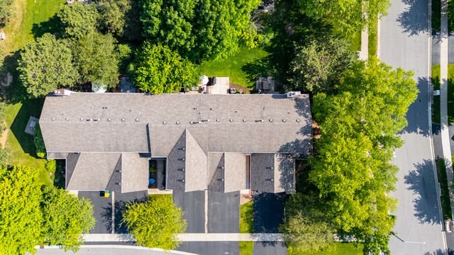 16017 W Iroquois Drive, Lockport, IL 60441