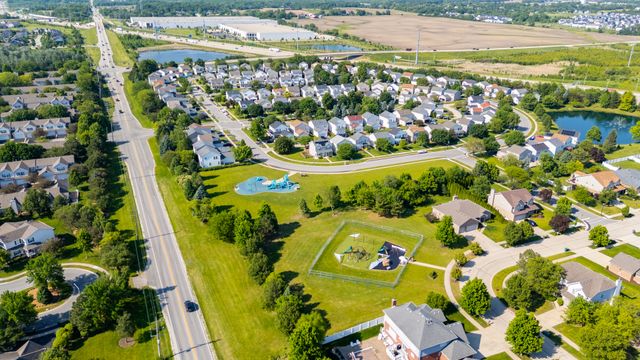16017 W Iroquois Drive, Lockport, IL 60441