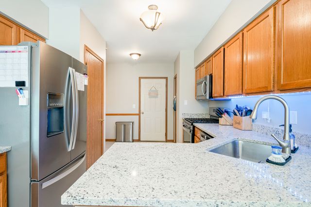 16017 W Iroquois Drive, Lockport, IL 60441