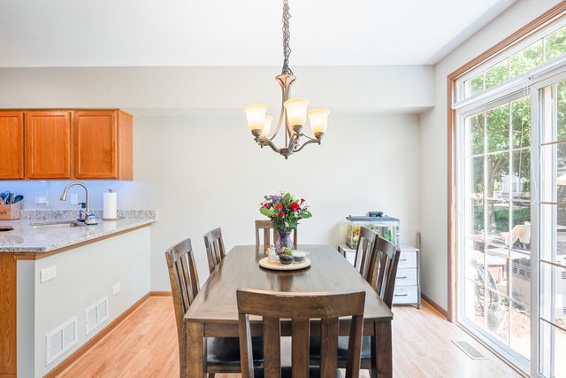 16017 W Iroquois Drive, Lockport, IL 60441