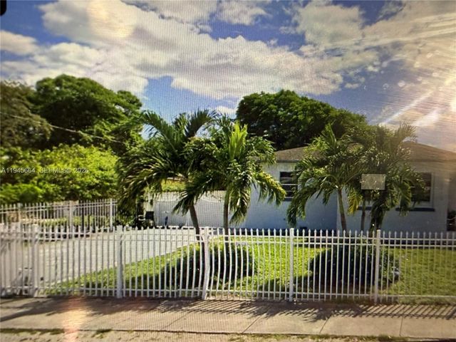 2376 NW 104th St, Miami, FL 33147