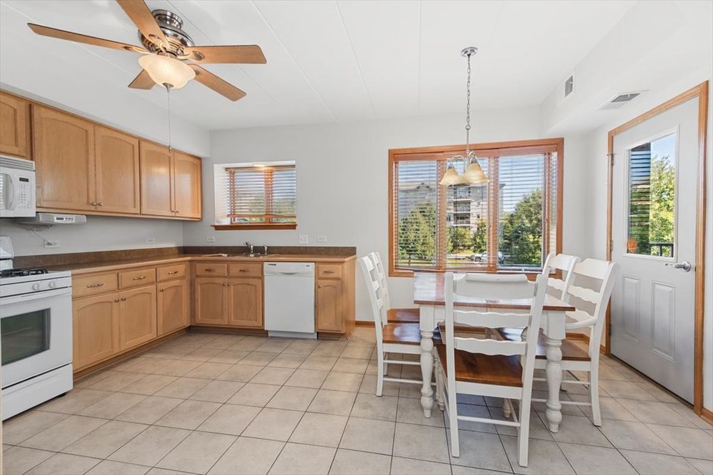 11131 Waters Edge Drive 1B, Orland Park, IL 60467 — photo 5