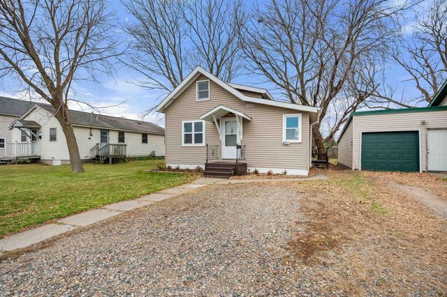 421 NW 8th Avenue, Grand Rapids, MN 55744