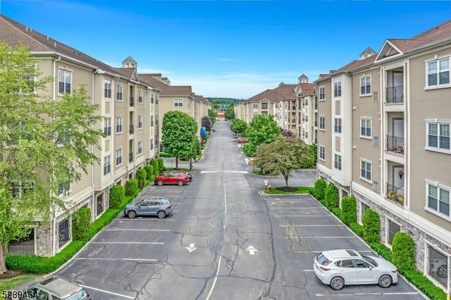 7101 Ravenscroft Rd, Clifton City, NJ 07013