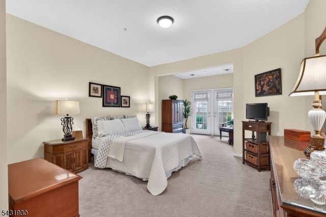 7101 Ravenscroft Rd, Clifton City, NJ 07013