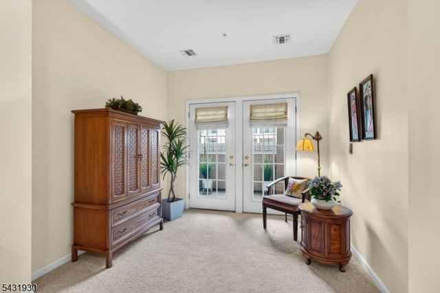 7101 Ravenscroft Rd, Clifton City, NJ 07013