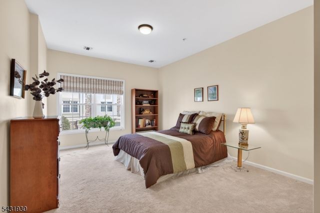 7101 Ravenscroft Rd, Clifton City, NJ 07013