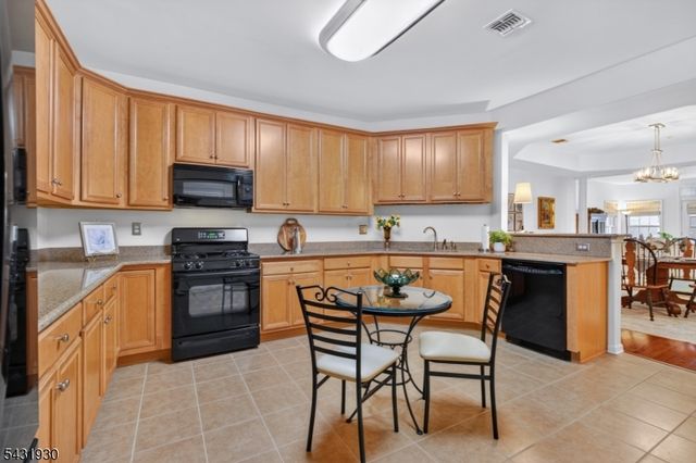 7101 Ravenscroft Rd, Clifton City, NJ 07013