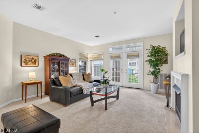 7101 Ravenscroft Rd, Clifton City, NJ 07013
