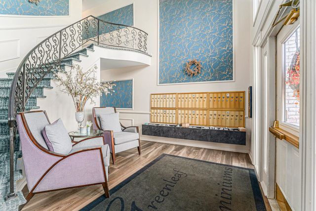 1077 Greenleaf Blvd Apt 214, Elkhart, IN 46514