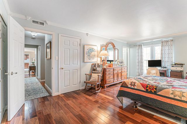 1077 Greenleaf Blvd Apt 214, Elkhart, IN 46514