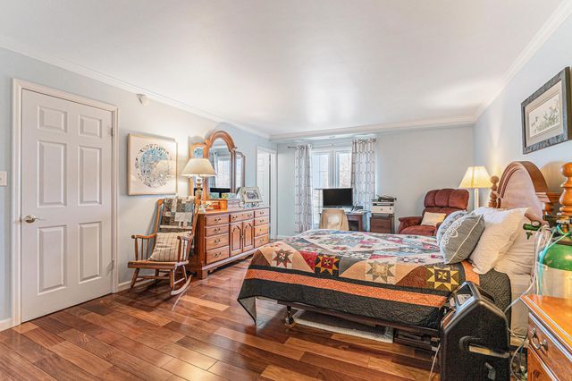 1077 Greenleaf Blvd Apt 214, Elkhart, IN 46514