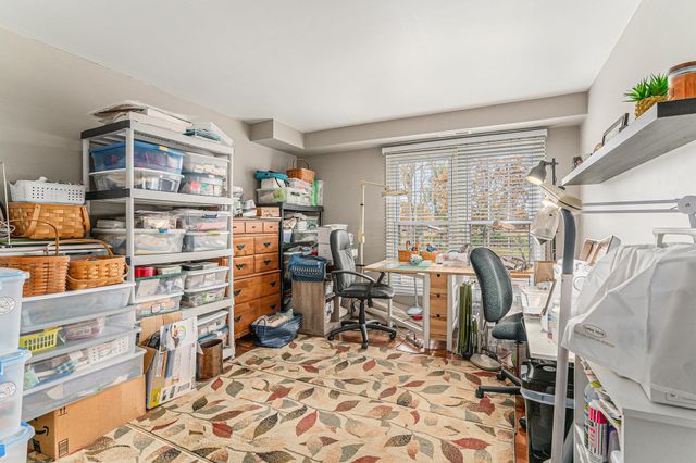 1077 Greenleaf Blvd Apt 214, Elkhart, IN 46514