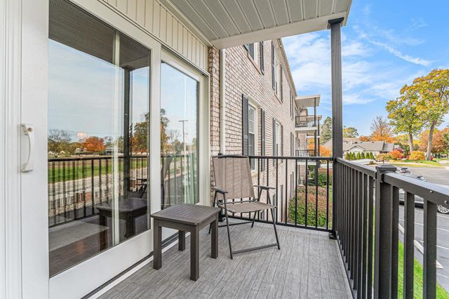 1077 Greenleaf Blvd Apt 214, Elkhart, IN 46514