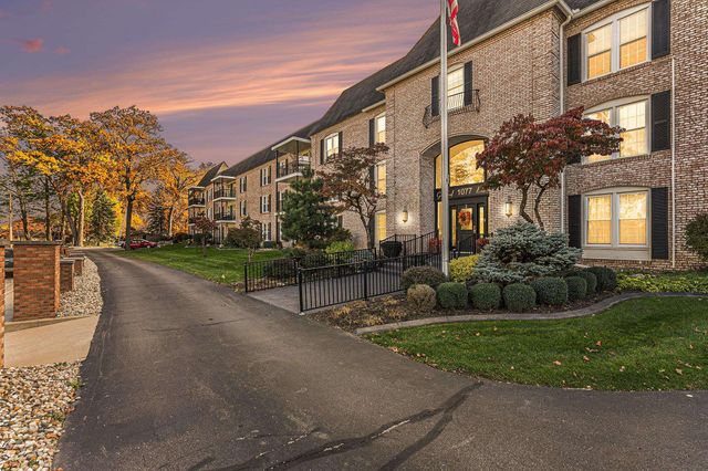 1077 Greenleaf Blvd Apt 214, Elkhart, IN 46514