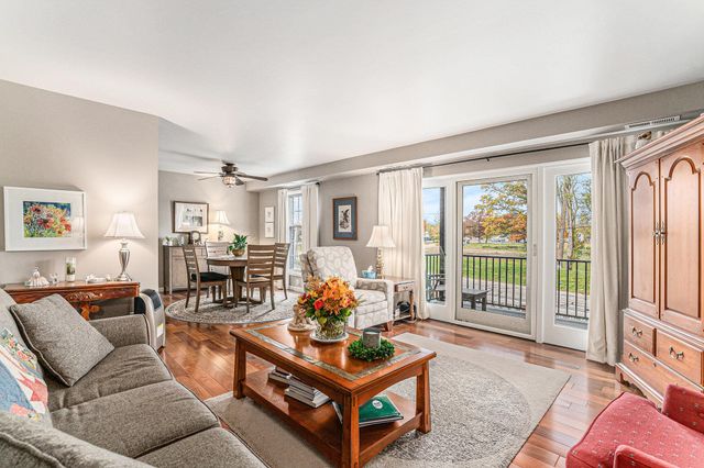 1077 Greenleaf Blvd Apt 214, Elkhart, IN 46514