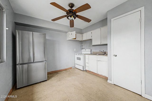 1424 S 10TH Avenue, Phoenix, AZ 85007