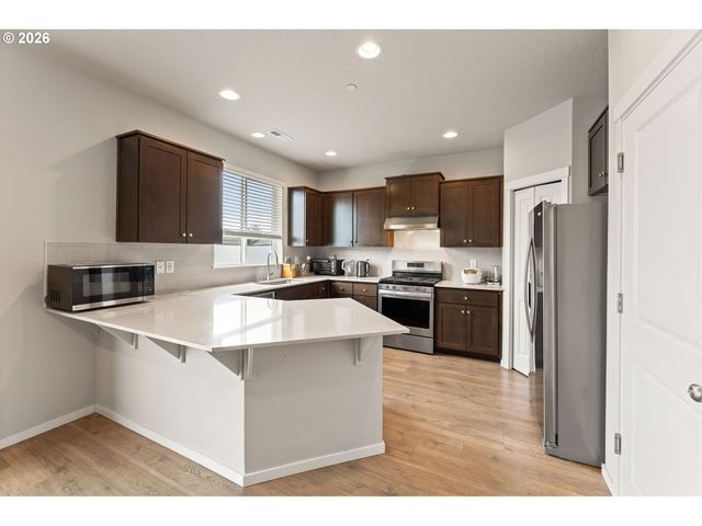 9465 N ALDER St, Camas, WA 98607